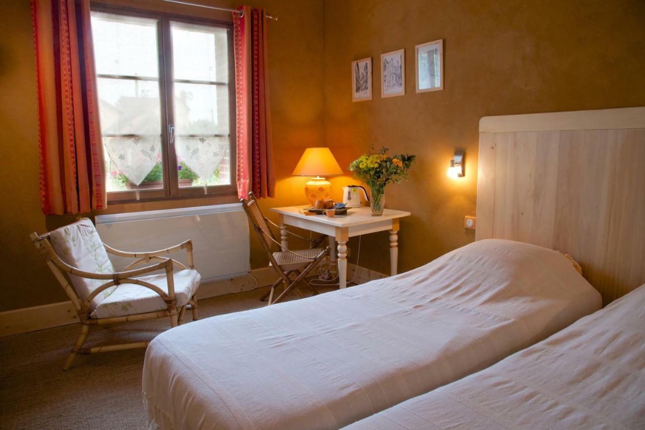 Le Petit Saint-Julien Bed & Breakfast ภายนอก รูปภาพ